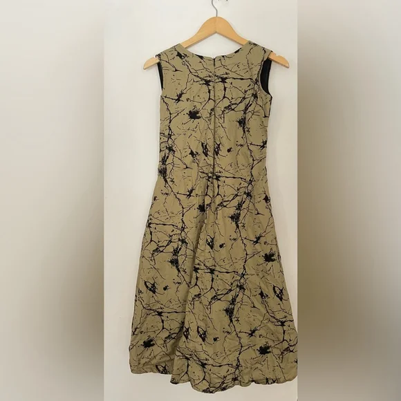 Elegant Beige and Black Women's Dress - Picture 4 of 7